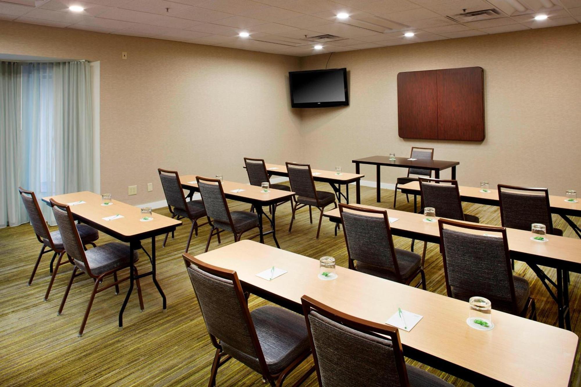 Courtyard By Marriott Lansing Ξενοδοχείο Εξωτερικό φωτογραφία