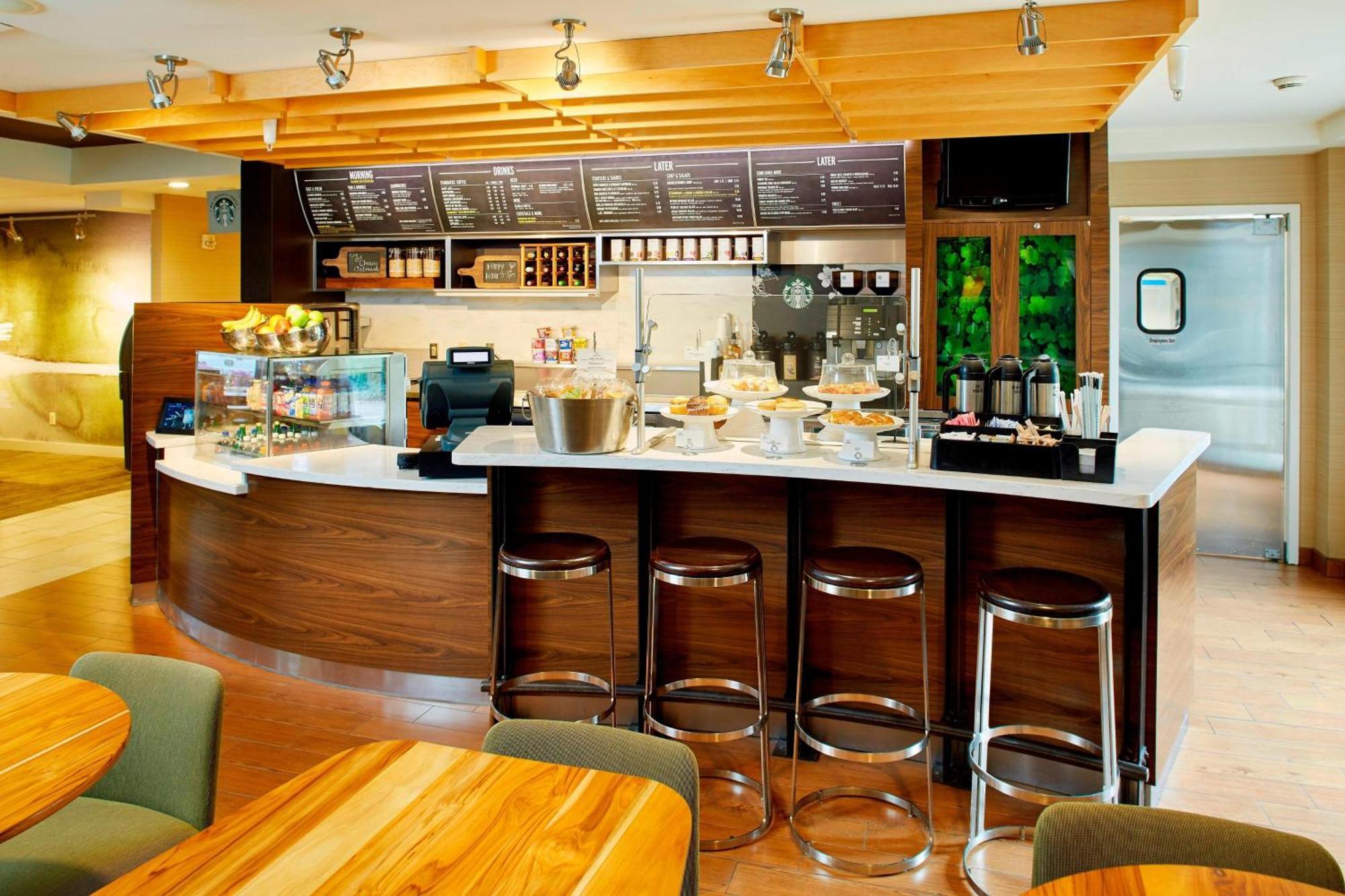 Courtyard By Marriott Lansing Ξενοδοχείο Εξωτερικό φωτογραφία