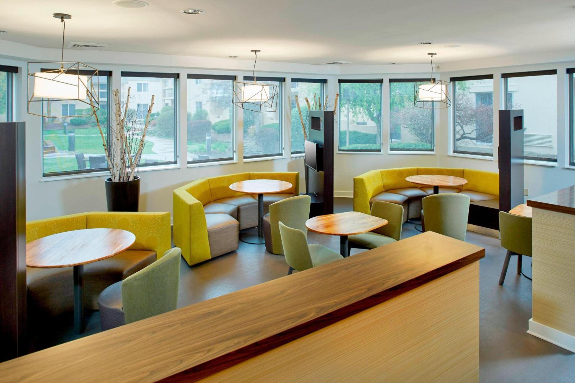 Courtyard By Marriott Lansing Ξενοδοχείο Εξωτερικό φωτογραφία