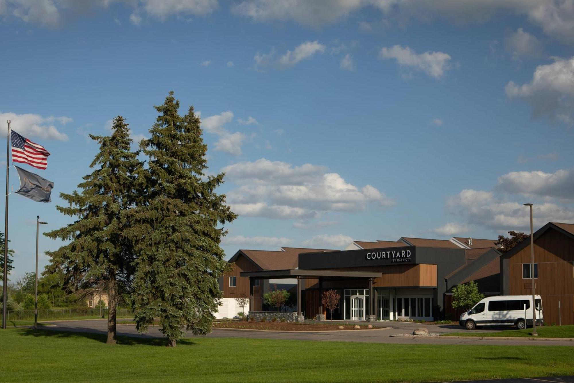 Courtyard By Marriott Lansing Ξενοδοχείο Εξωτερικό φωτογραφία