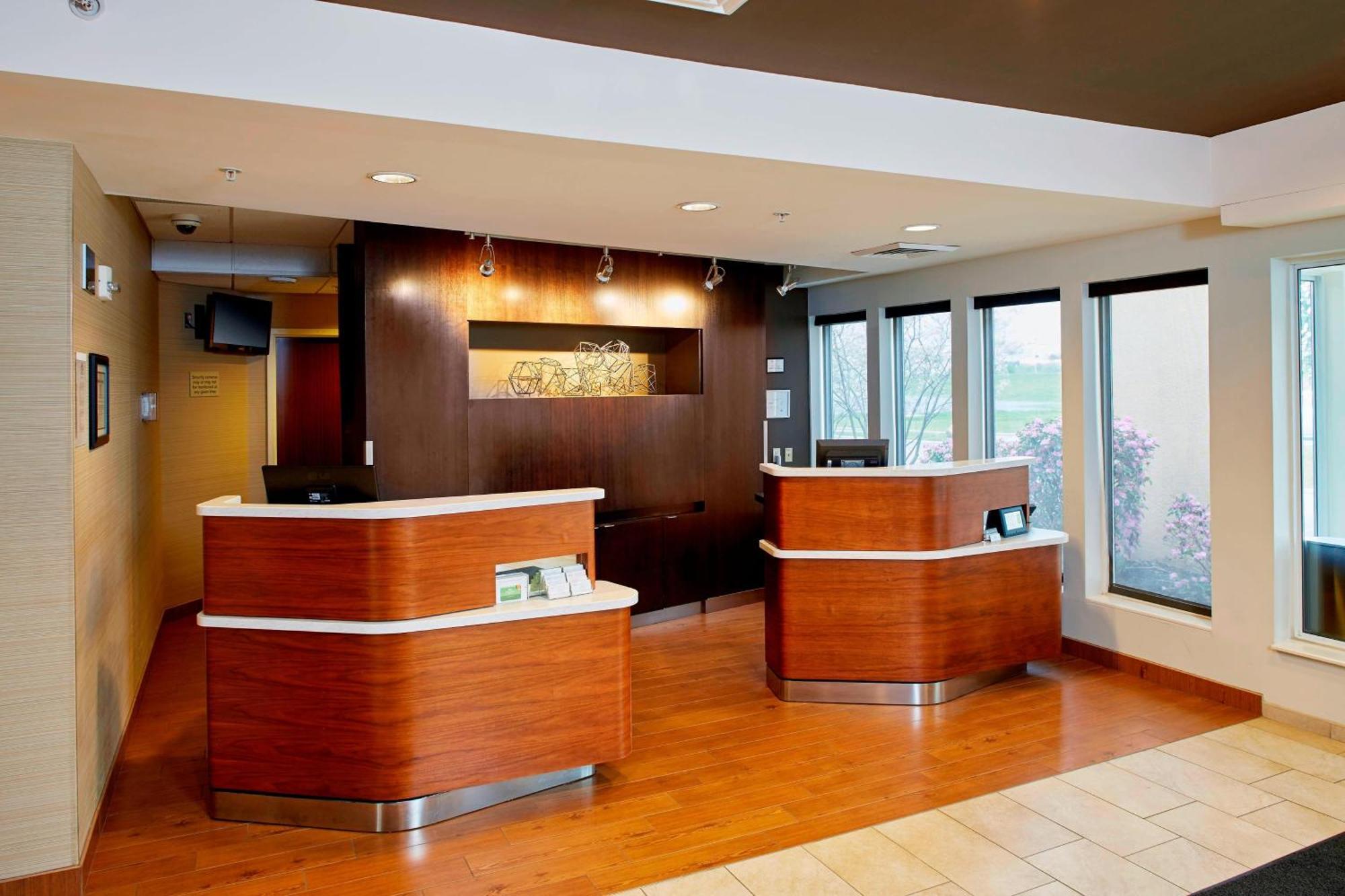 Courtyard By Marriott Lansing Ξενοδοχείο Εξωτερικό φωτογραφία