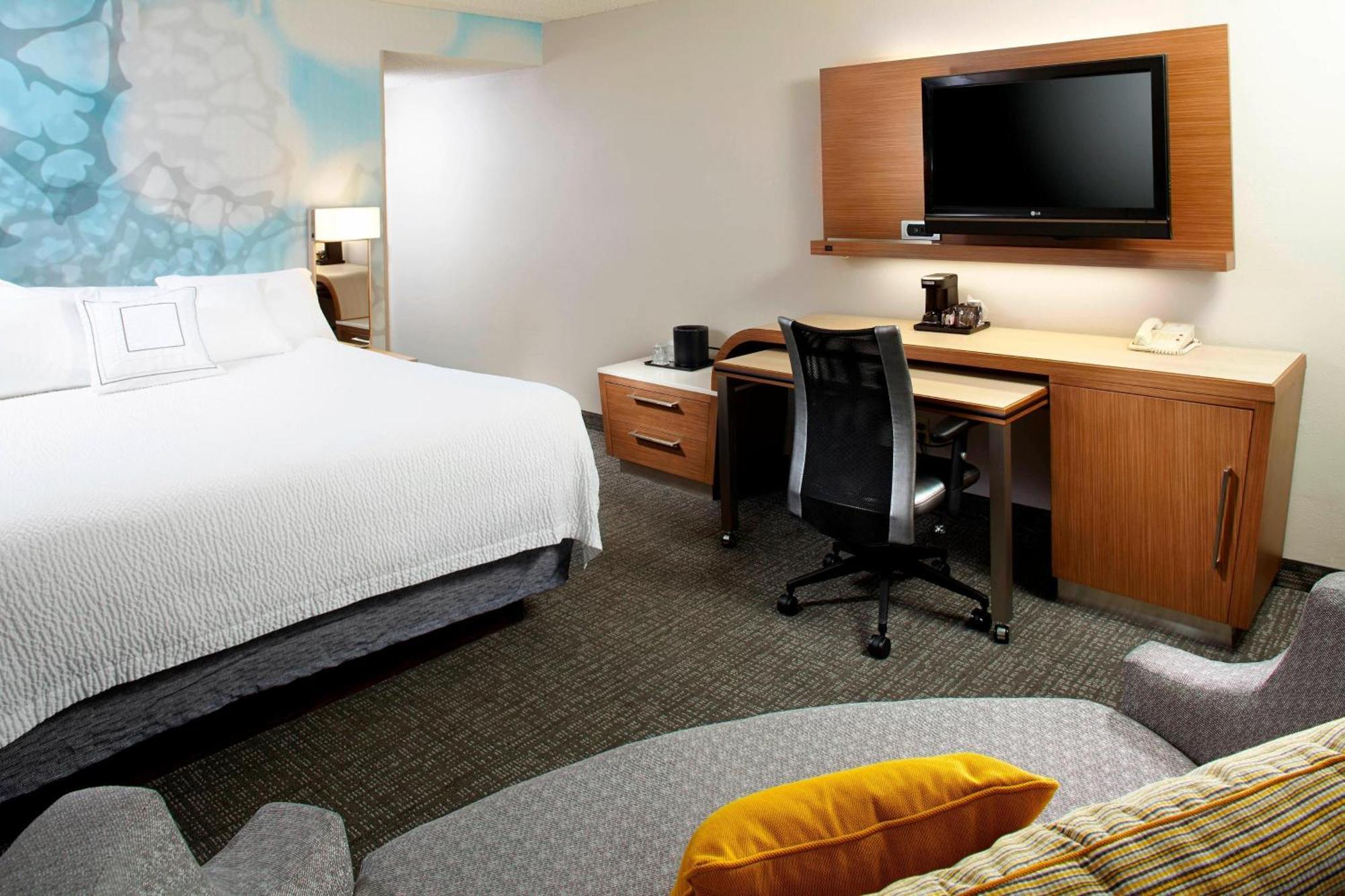 Courtyard By Marriott Lansing Ξενοδοχείο Εξωτερικό φωτογραφία