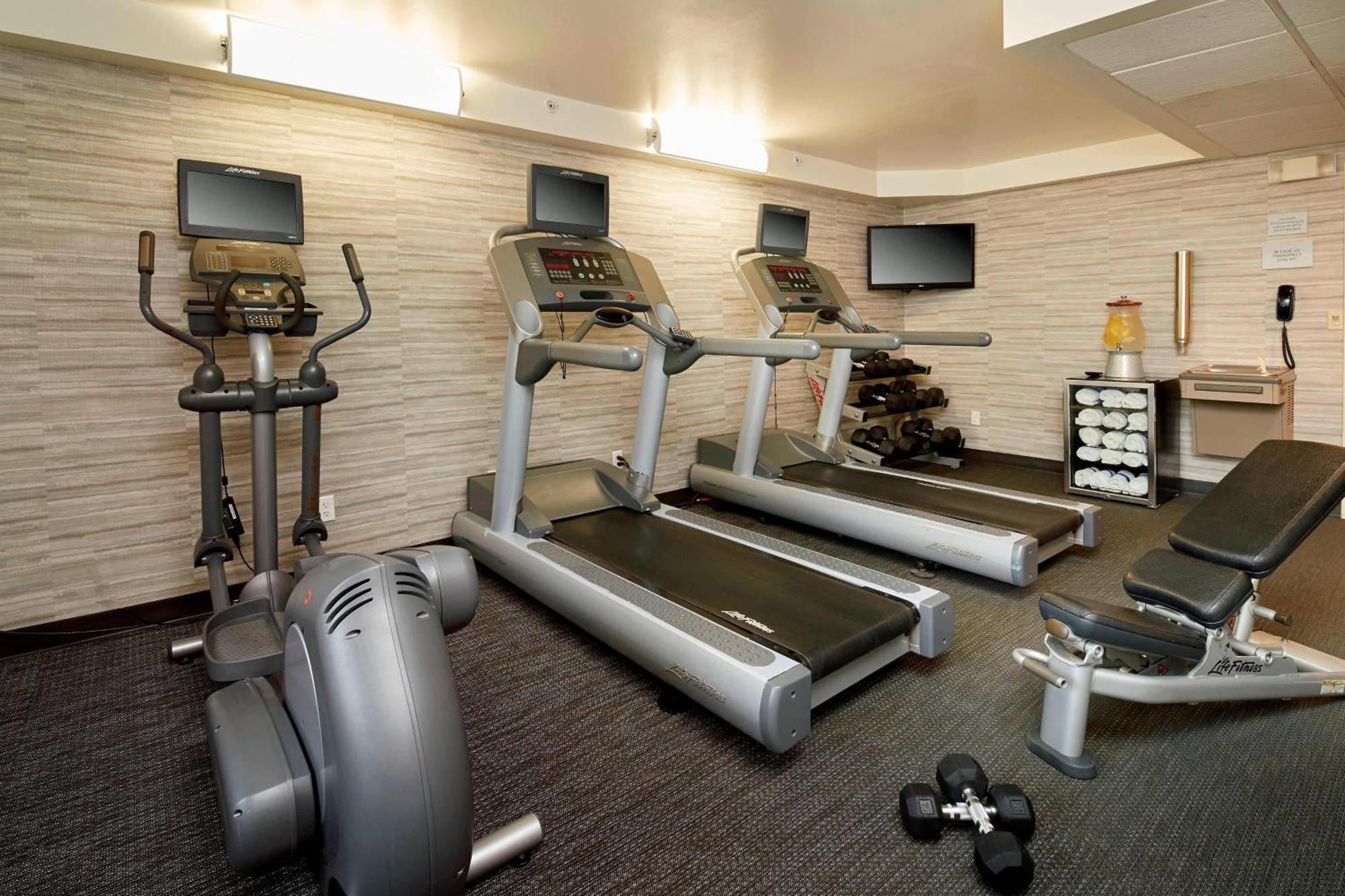 Courtyard By Marriott Lansing Ξενοδοχείο Εξωτερικό φωτογραφία