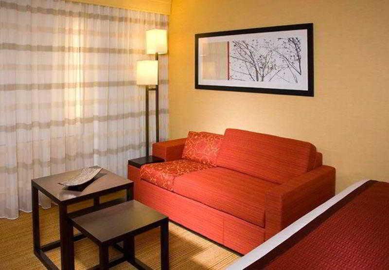 Courtyard By Marriott Lansing Ξενοδοχείο Δωμάτιο φωτογραφία
