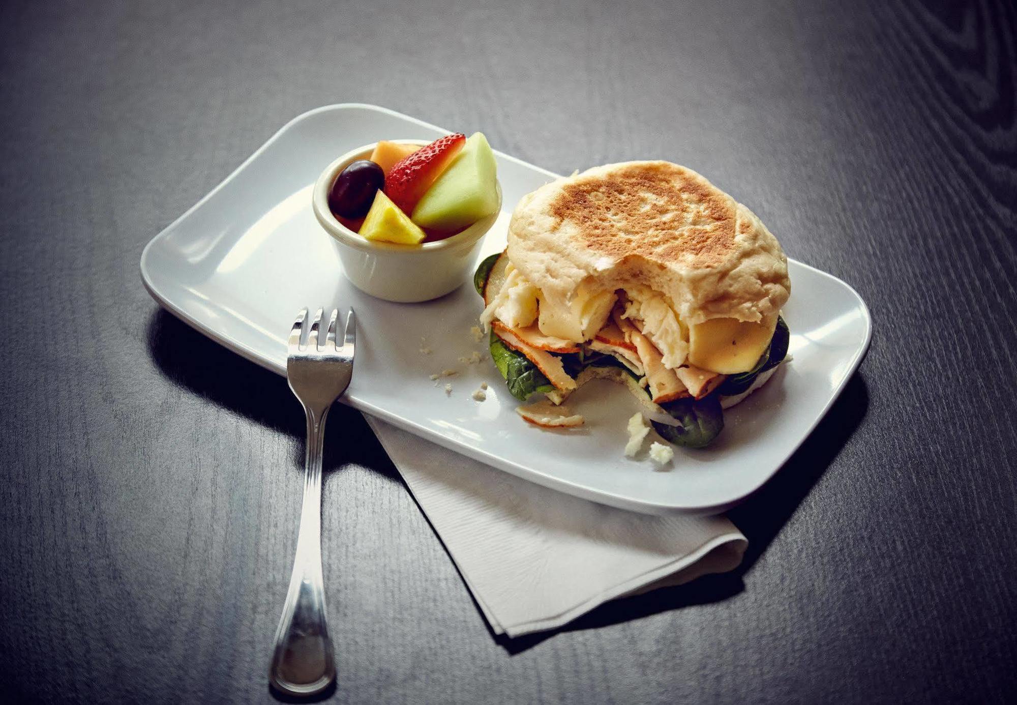 Courtyard By Marriott Lansing Ξενοδοχείο Εξωτερικό φωτογραφία